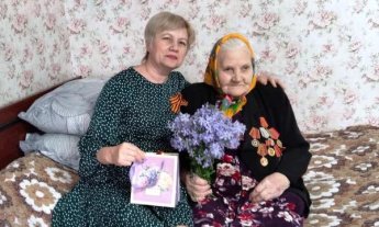 «Дарим улыбку, дарим тепло» акция. Дубровская сельская библиотека