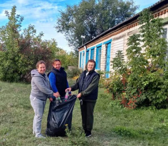 «Первый осенний субботник». Калиновская сельская библиотека
