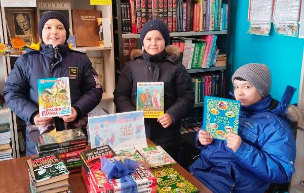 Дарите книги с любовью. Дубровская сельская библиотека