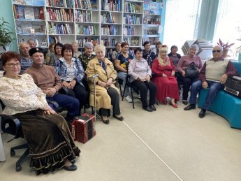 «Праздник осеннего возраста». Базковская сельская библиотека