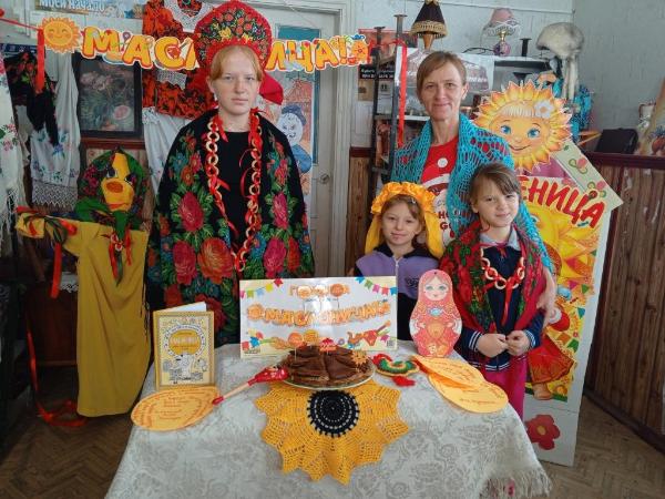 «Где блины, там и мы». Фольклорные посиделки в Калиновской сельской библиотеке