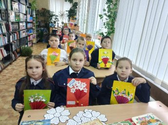 «Нет слова дороже на свете – мама». Базковская детская библиотека