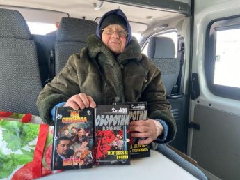 Библиобус в пути: Книжный десант в хутора Ушаковский, Ващаевский и Колундаевский