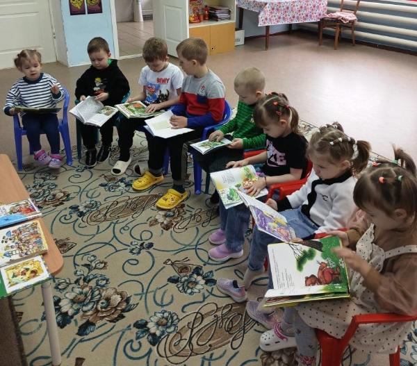«С книгой мир добрей и ярче». Дударевская сельская библиотека